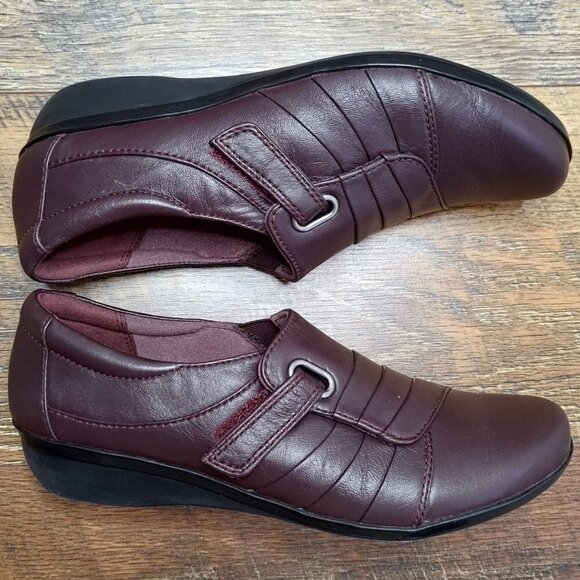 Clarks Women's Loafers Burgundy Leather Soft Cushion Slip-On Shoes Size 8 - Picture 5 of 8